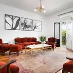 Explore Sydney Staying In Perfect Located Studio