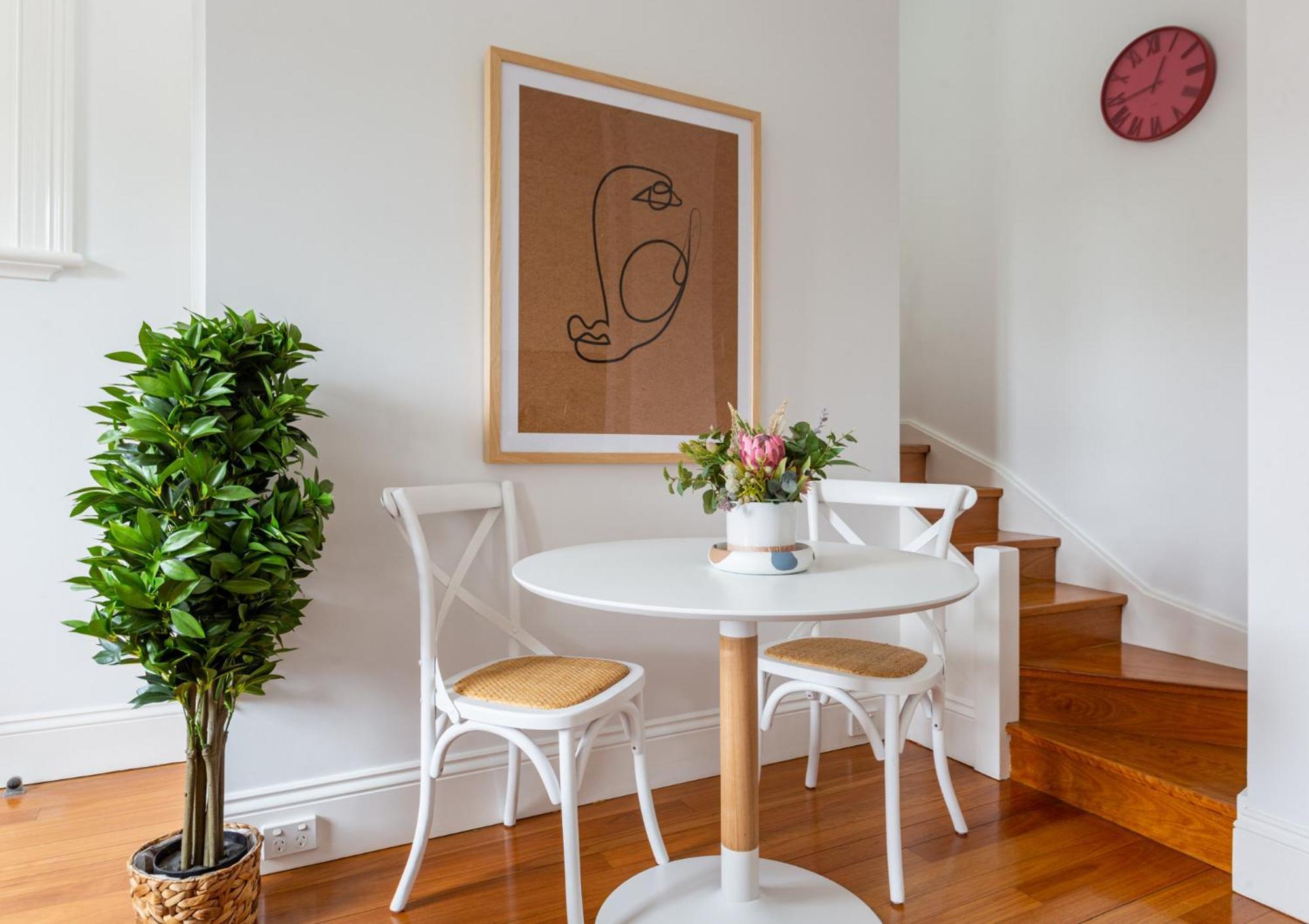 Explore Staying In Perfect Located Apartment *